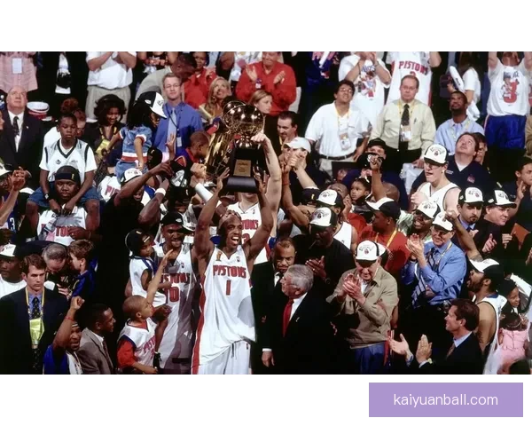 活塞时隔21年重现辉煌单季54胜再现总决赛实力